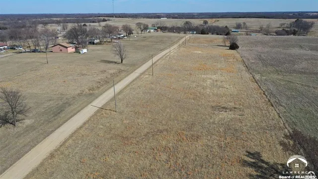 $9,000 | 8989 Greenwood Avenue, Ozawkie, KS 66070