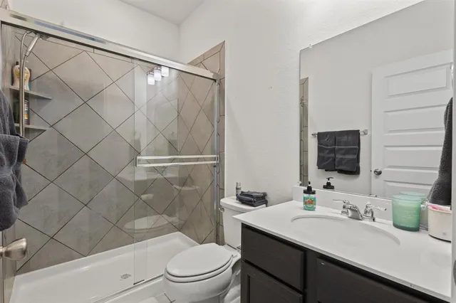 $3,950 | 925 West Drive, Aubrey, TX 76227