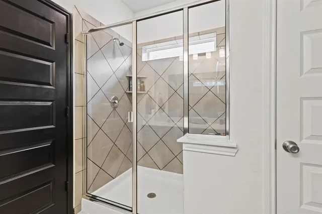 $3,950 | 925 West Drive, Aubrey, TX 76227