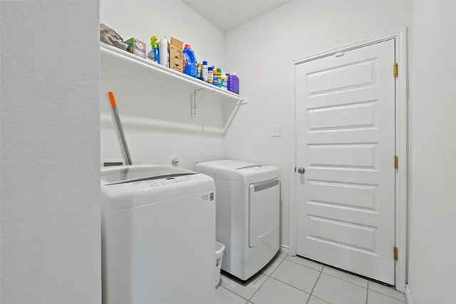 $3,950 | 925 West Drive, Aubrey, TX 76227