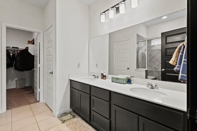 $3,950 | 925 West Drive, Aubrey, TX 76227