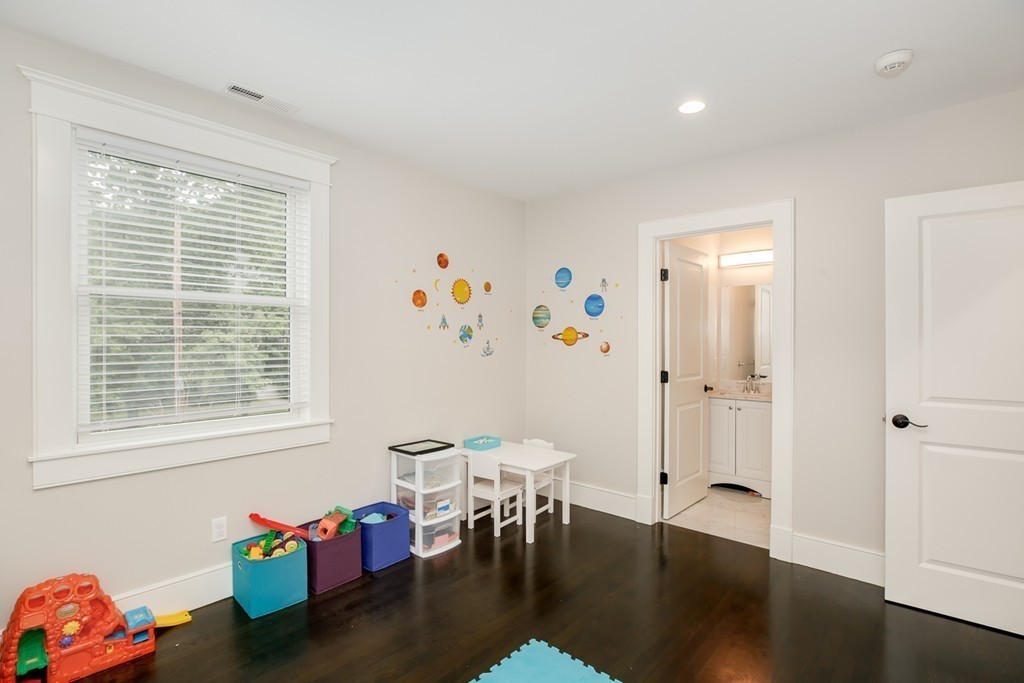 32-34 Winchester Road, Unit 32 Newton, MA 02458 - Photo 21 of 30 Gallery Image 21