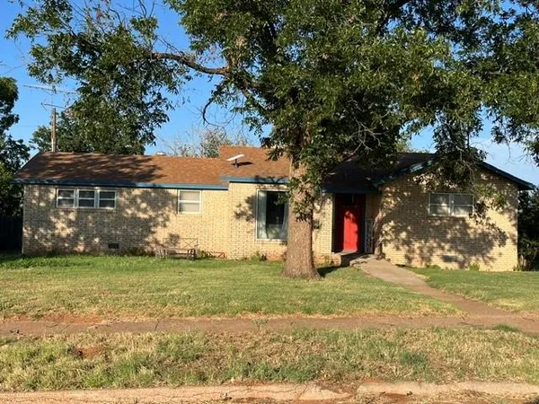 $215,000 | 116 Barb Street, Roby, TX 79543