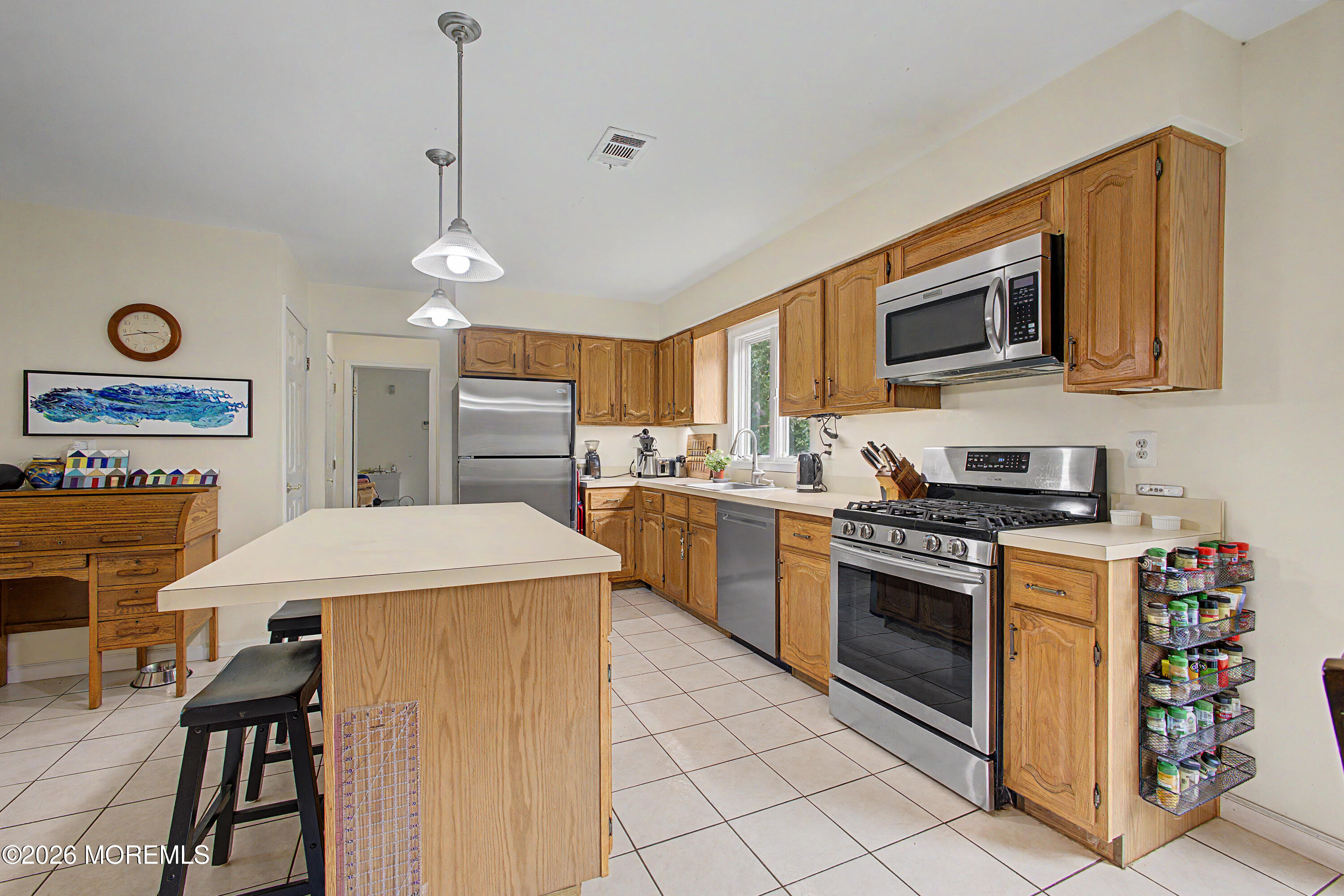 9 Stacy Drive Cream Ridge, NJ 08514 - Photo 8 of 28 013