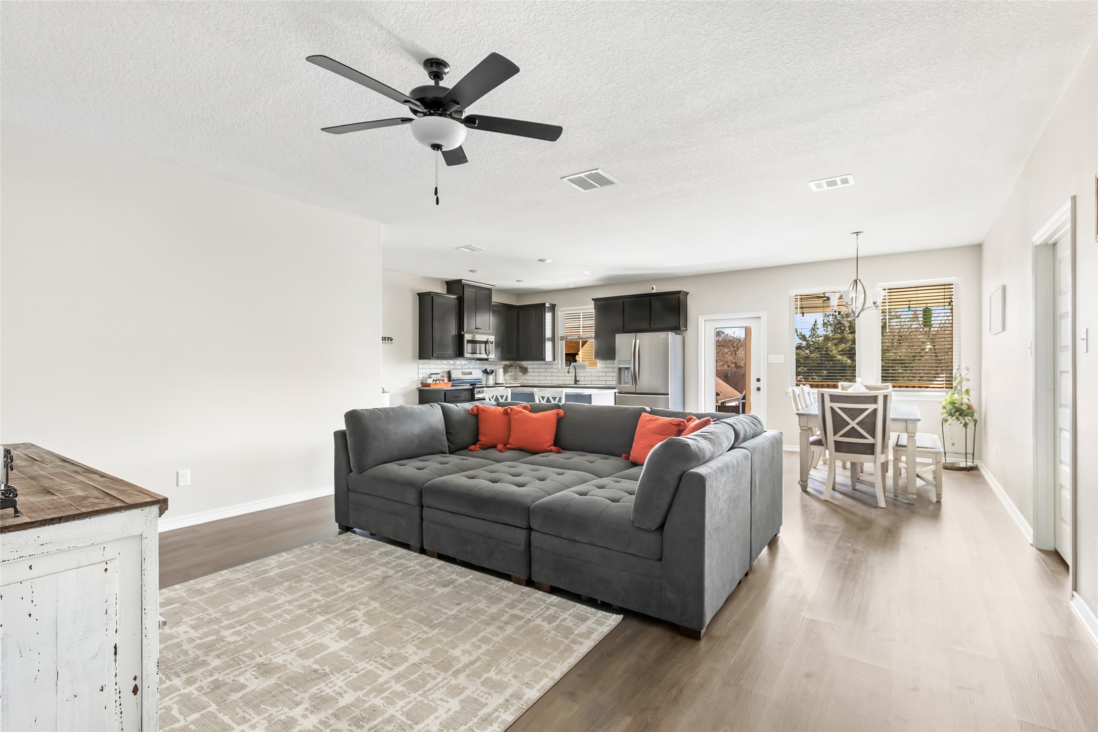 140 Swann Lane Coldspring, TX 77331 - Photo 12 of 30 Spacious living room