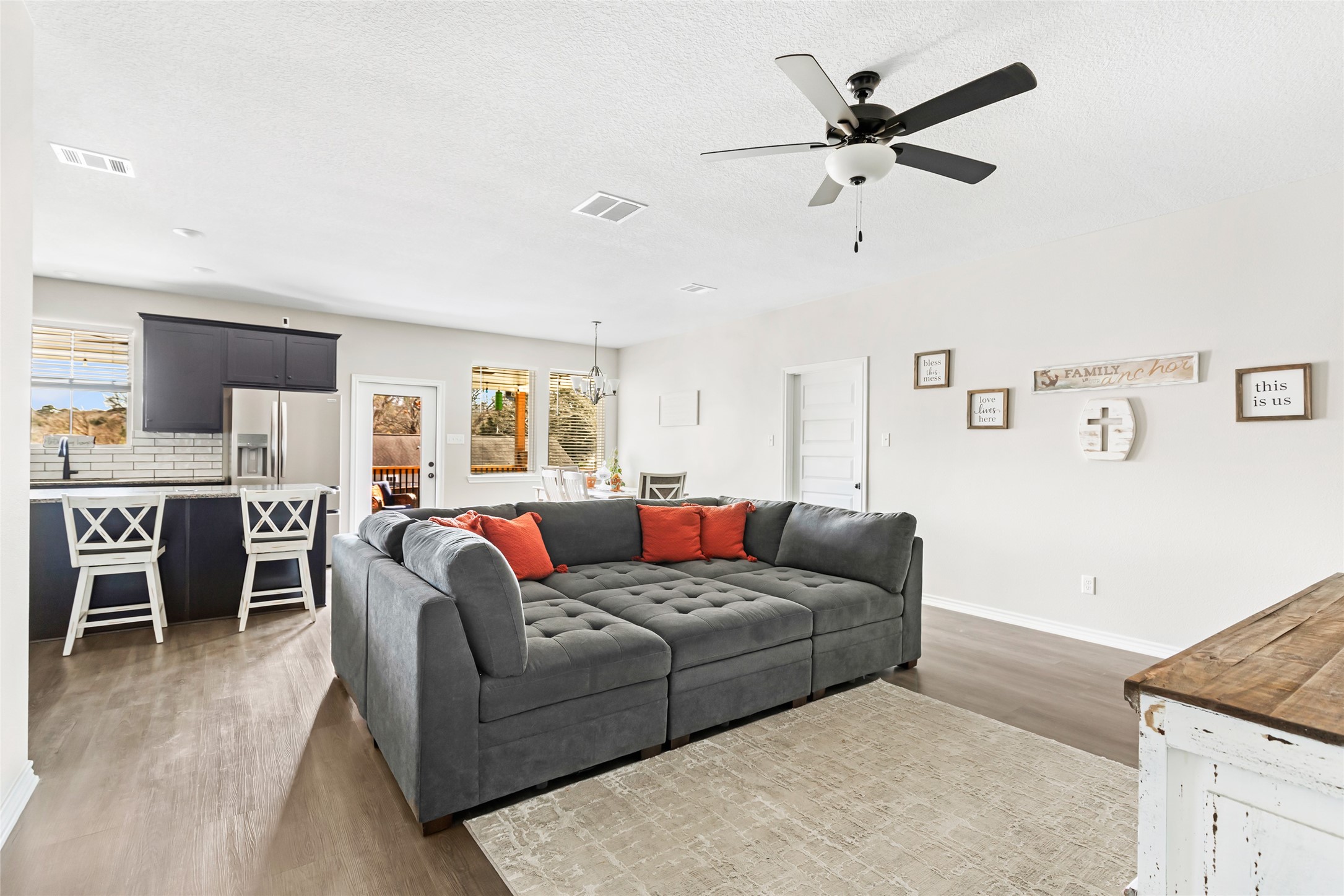 140 Swann Lane Coldspring, TX 77331 - Photo 13 of 30 Living room