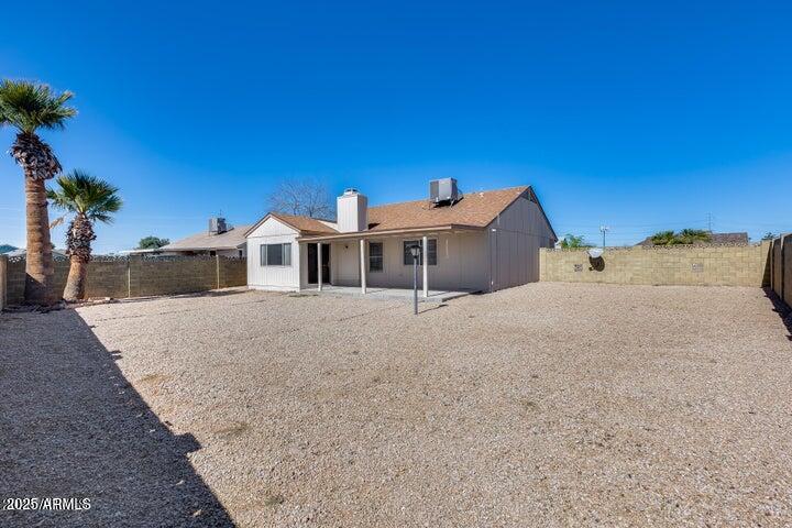 3339 West Mohawk Lane Phoenix, AZ 85027 - Photo 23 of 27 a balcony with an outdoor space