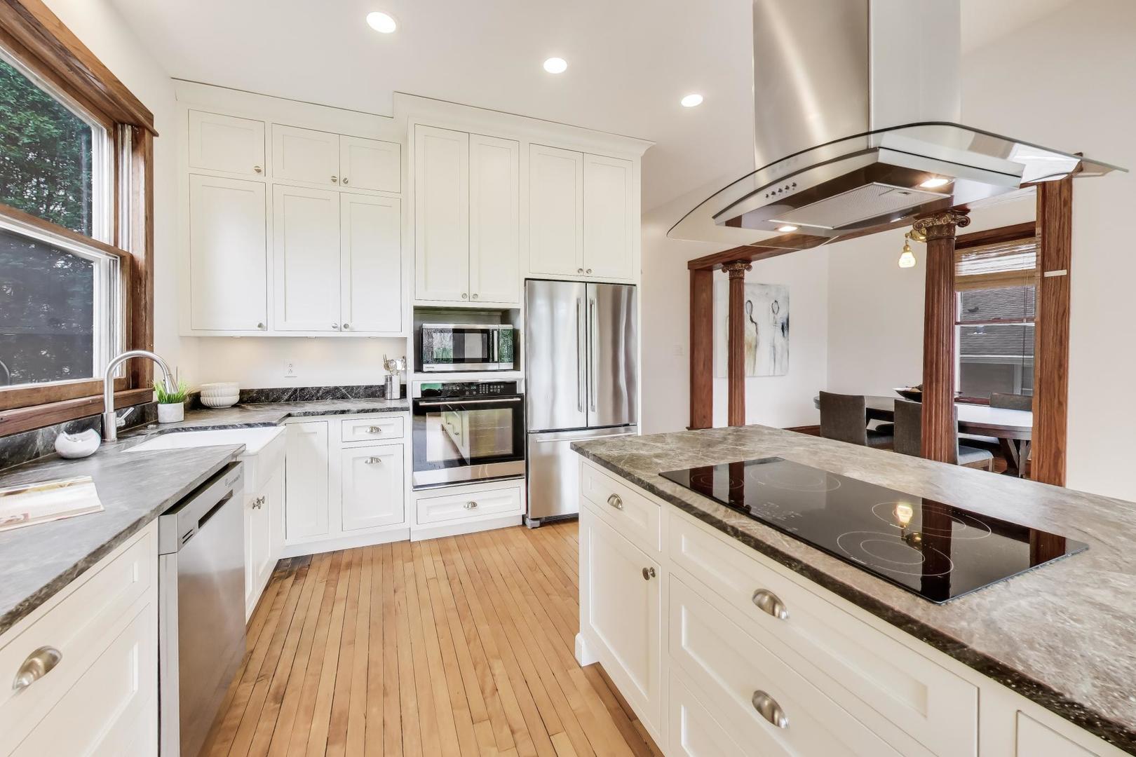 256 Blackhawk Road Riverside, IL 60546 - Photo 18 of 73