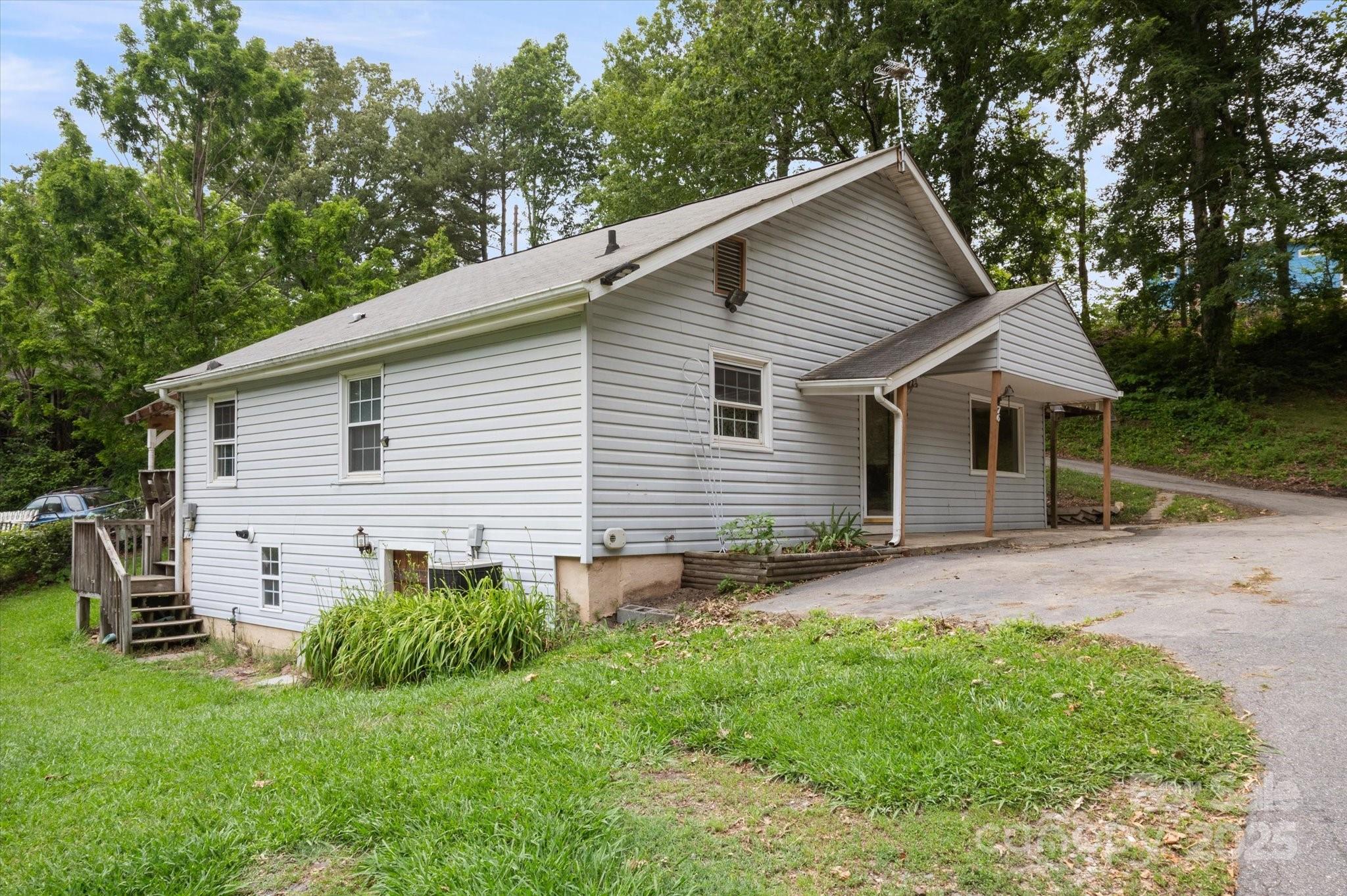 76 Lookout Road Asheville, NC 28804 - Photo 1 of 22 Gallery Image 1