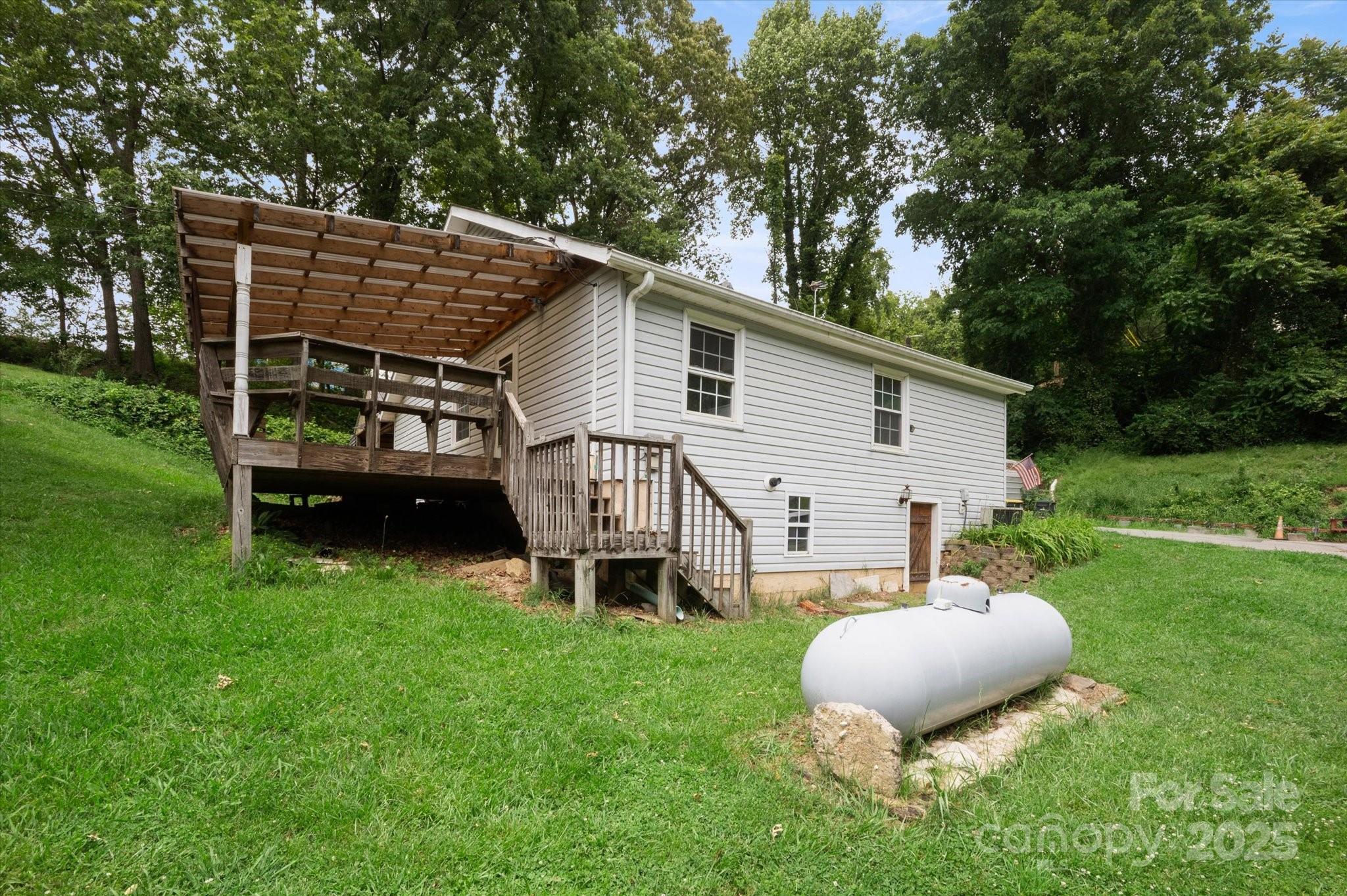 76 Lookout Road Asheville, NC 28804 - Photo 3 of 22 Gallery Image 3