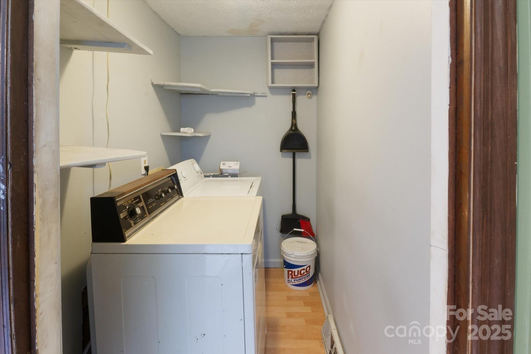 76 Lookout Road Asheville, NC 28804 - Photo 8 of 22 Gallery Image 8