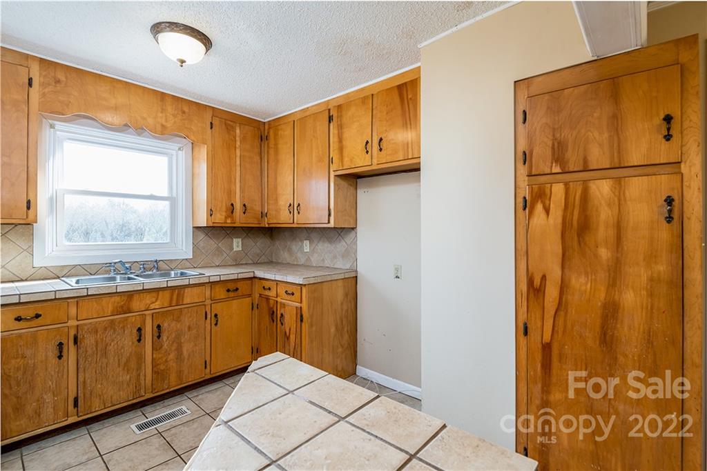 1283 Ring Tail Road Claremont, NC 28610 - Photo 12 of 24 Gallery Image 12