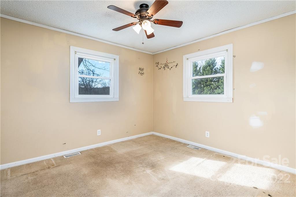 1283 Ring Tail Road Claremont, NC 28610 - Photo 10 of 24 Gallery Image 10