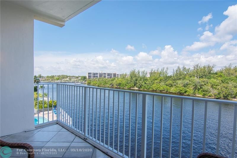 Direct view of the Intracoastal Waterway, afternoon sunsets and Deerfield Island!