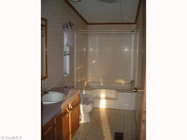 5167 Rives Chapel Road Siler City, NC 27344 - Photo 5 of 7 Master Bath/Spa.