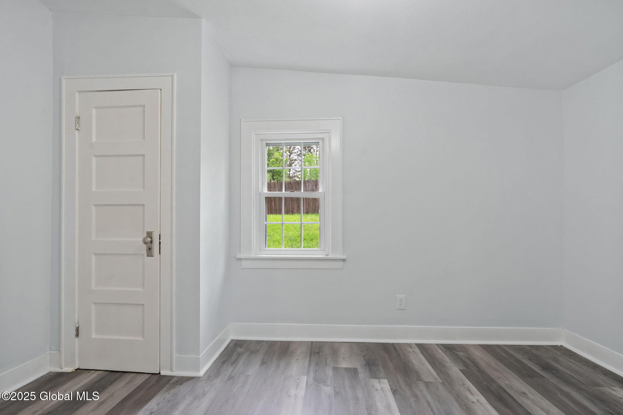 305 McCormack Road Albany, NY 12208 - Photo 13 of 42 6-web-or-mls-305-mccormack-rd
