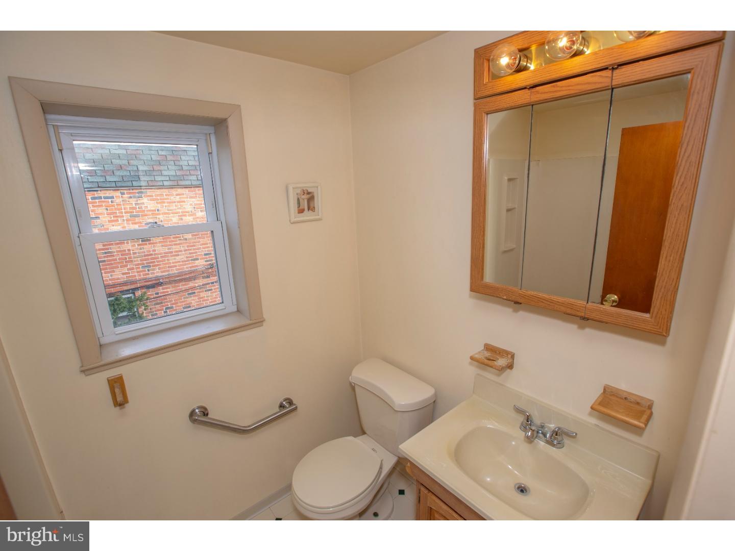 12785 Dunks Ferry Road Philadelphia, PA 19154 - Photo 11 of 19 Bathroom