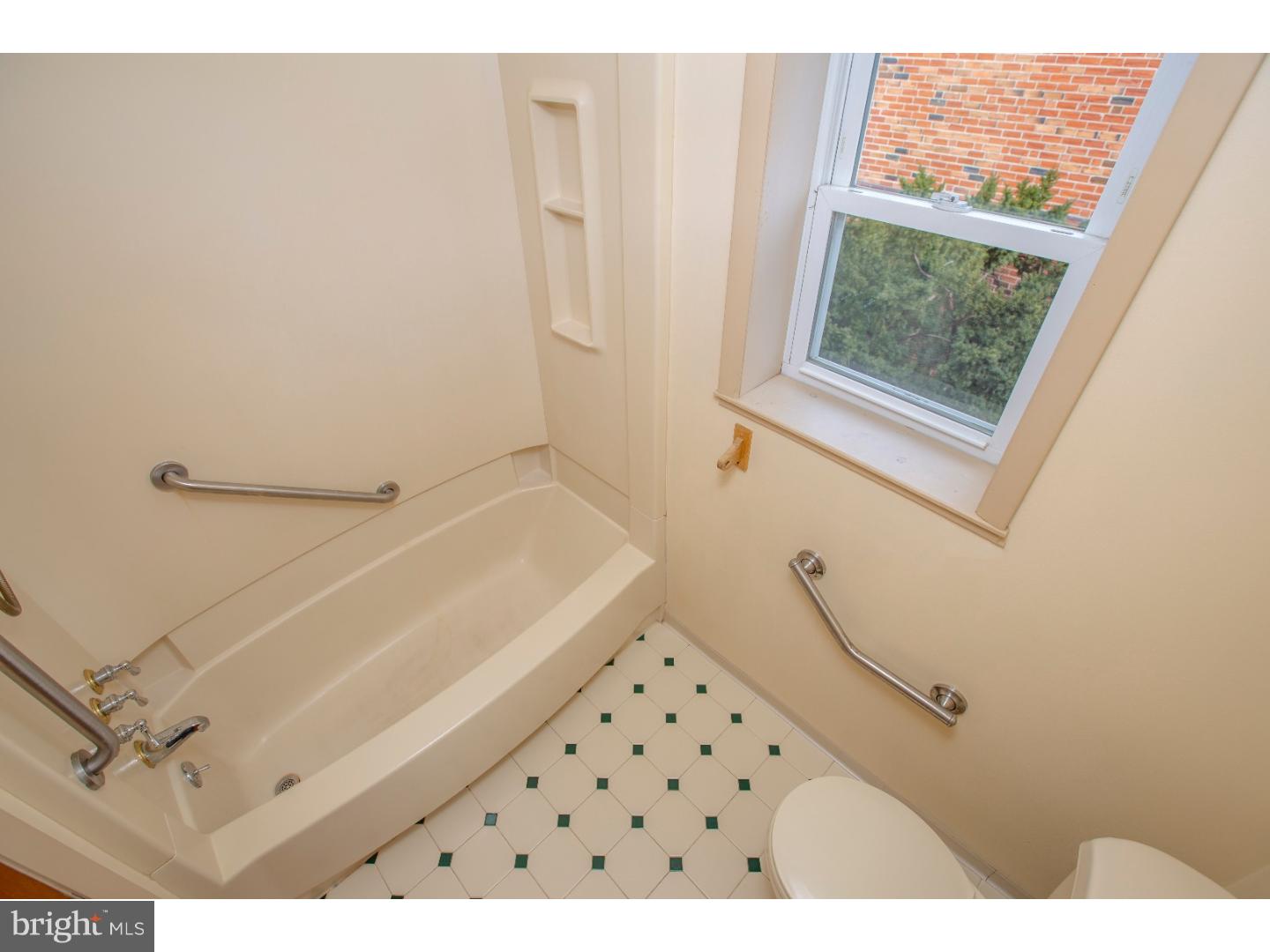 12785 Dunks Ferry Road Philadelphia, PA 19154 - Photo 12 of 19 Bathroom