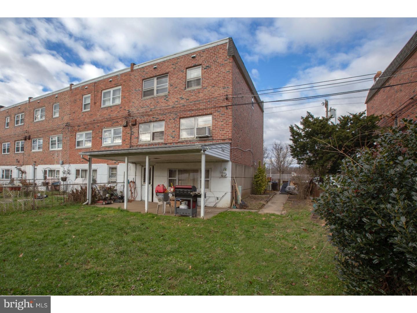 12785 Dunks Ferry Road Philadelphia, PA 19154 - Photo 19 of 19 Side Yard