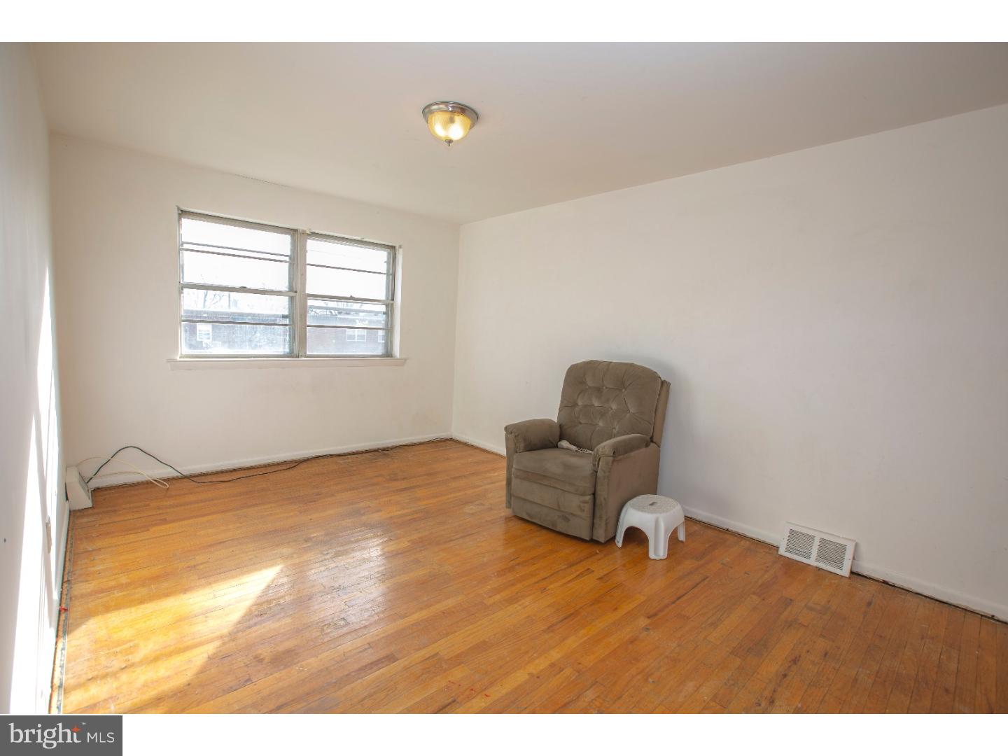 12785 Dunks Ferry Road Philadelphia, PA 19154 - Photo 8 of 19 Bedroom 2