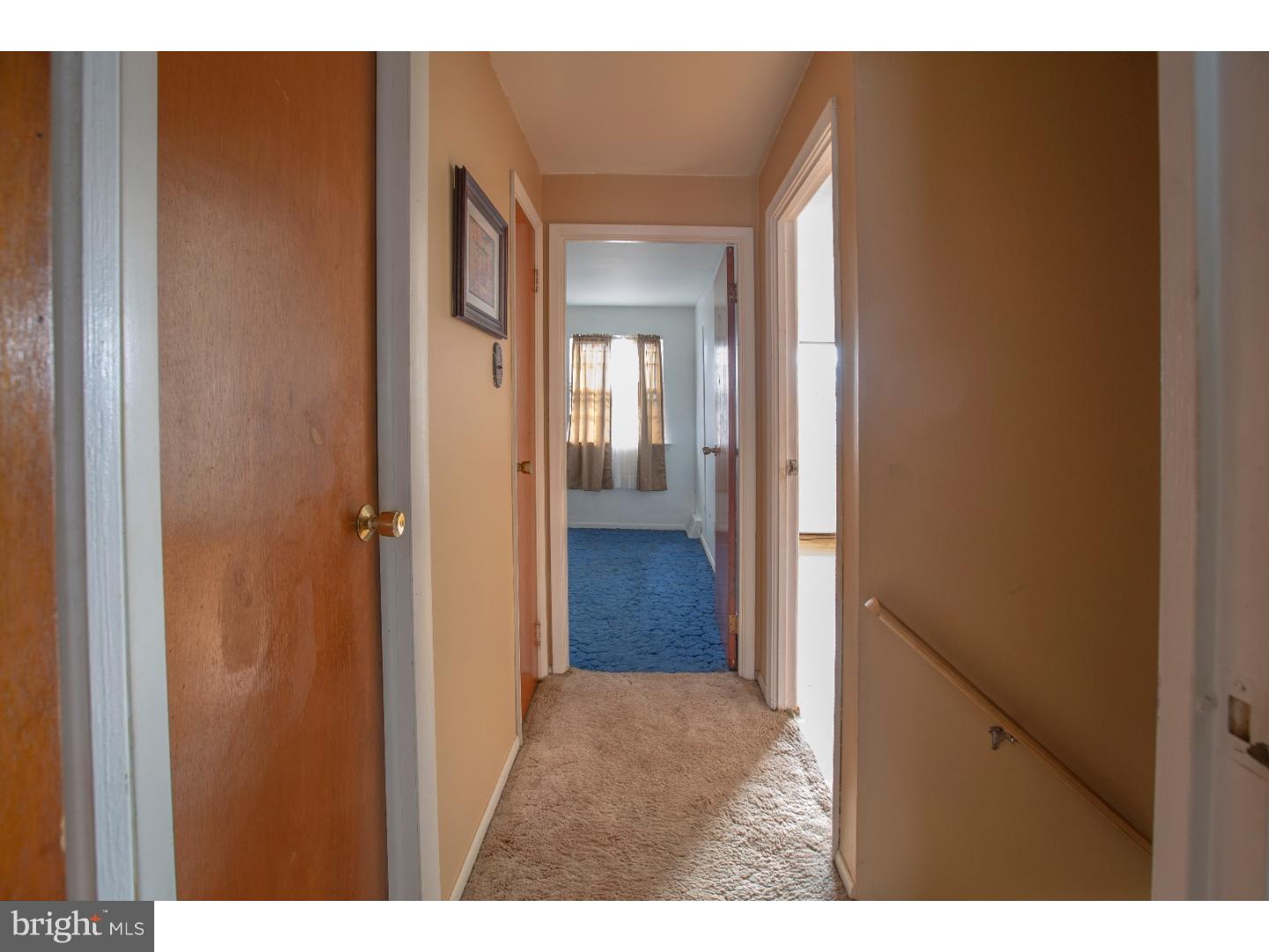 12785 Dunks Ferry Road Philadelphia, PA 19154 - Photo 10 of 19 Hallway