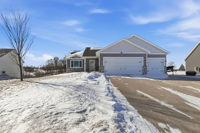 $440,000 | 917 Mulberry Avenue, Montgomery, MN 56069
