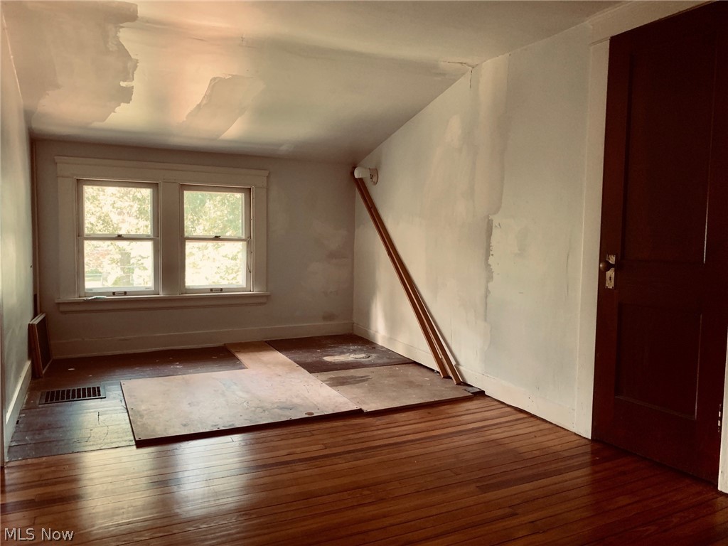 2859 Coleridge Road Cleveland, OH 44118 - Photo 16 of 19