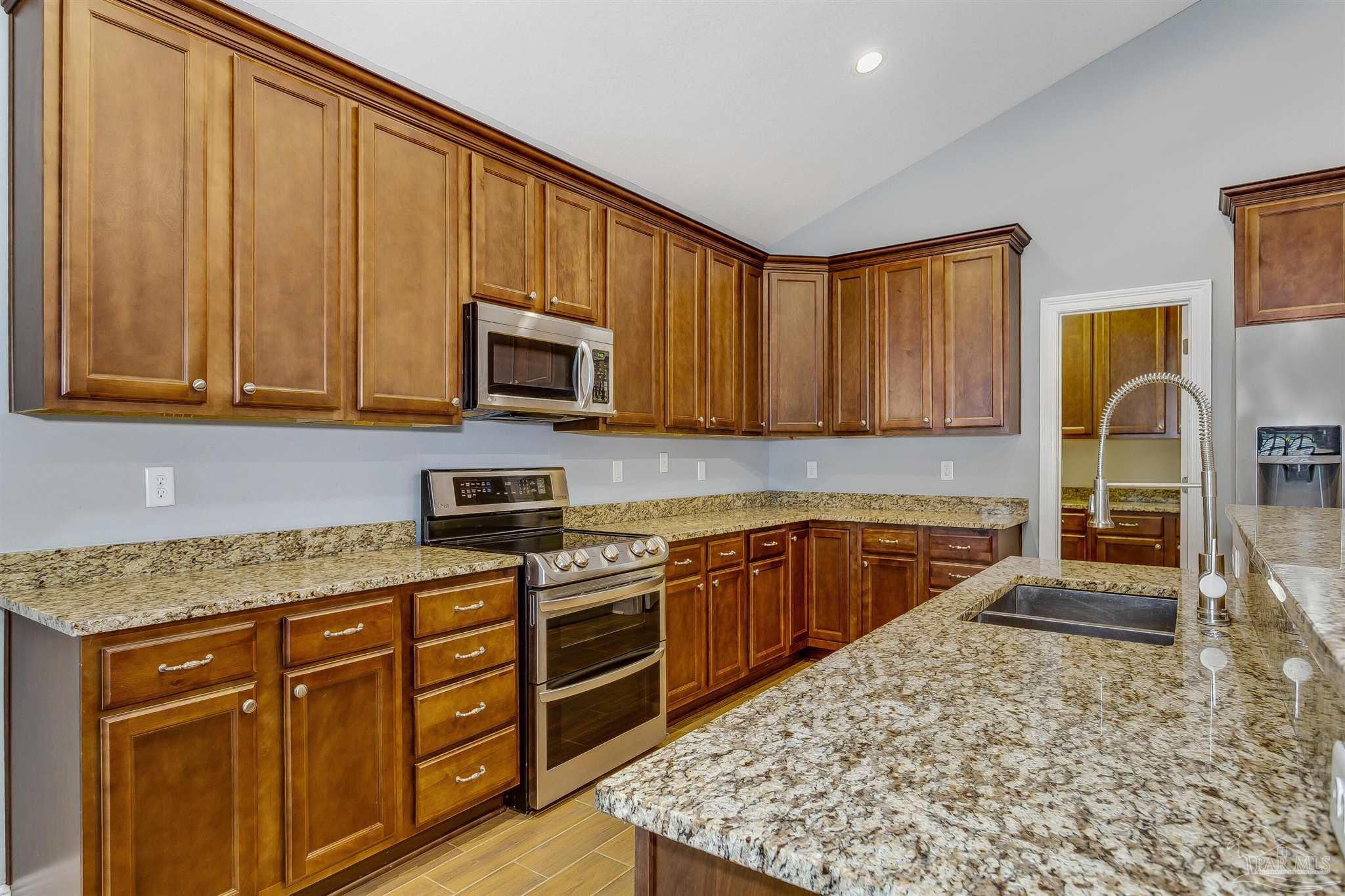 112 Country Club Road Pensacola, FL 32507 - Photo 16 of 41 Gallery Image 16