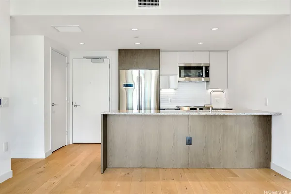 $4,400 | 1001 Queen Street, Unit 904, Honolulu, HI 96814