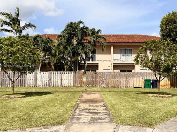 $2,350 | 17046 Southwest 137th Place, Unit 17046, Miami, FL 33177