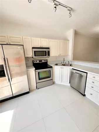$2,350 | 17046 Southwest 137th Place, Unit 17046, Miami, FL 33177