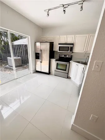 $2,350 | 17046 Southwest 137th Place, Unit 17046, Miami, FL 33177