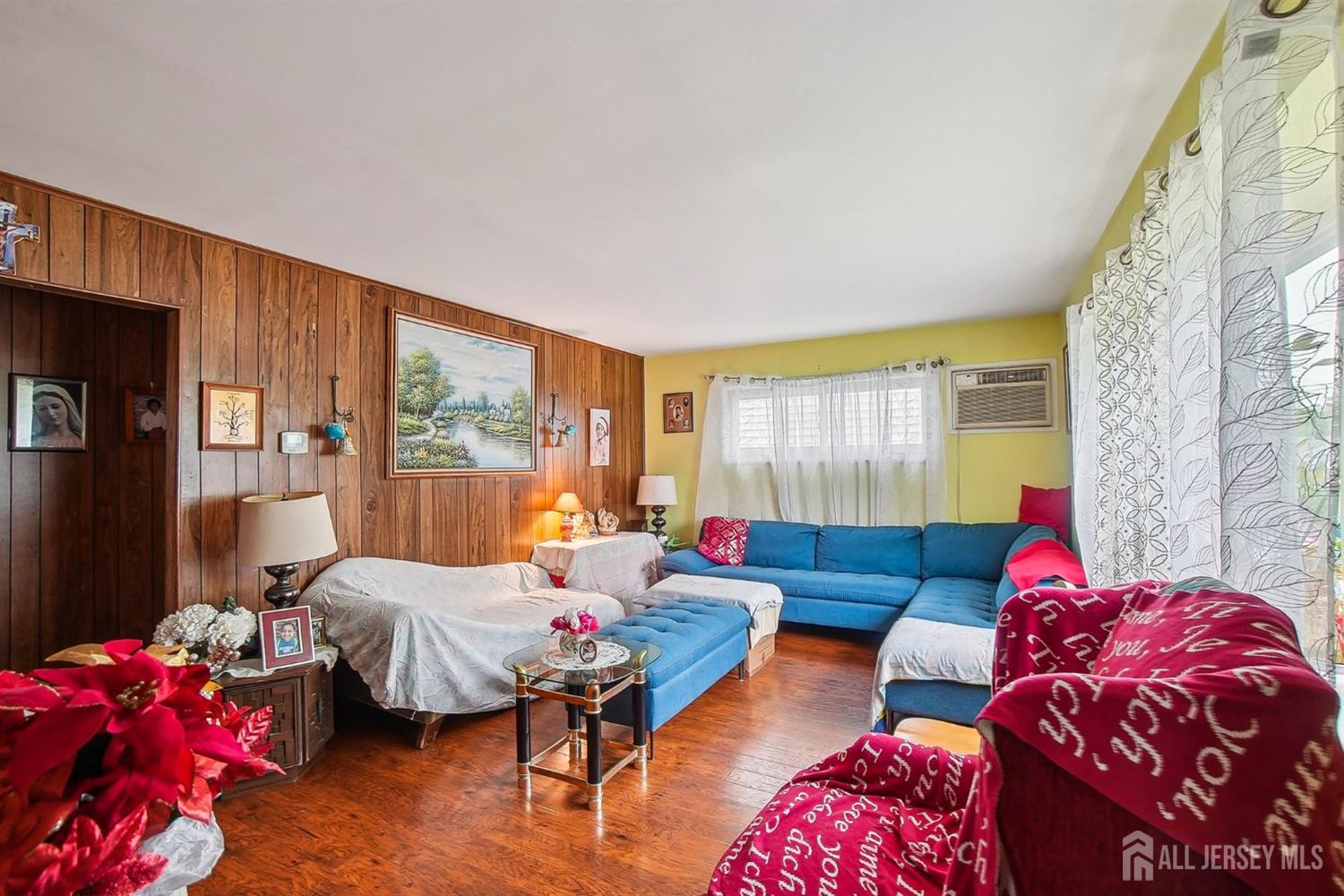 30 Kenmore Road Edison, NJ 08817 - Photo 7 of 25 a bedroom with bed couch and window