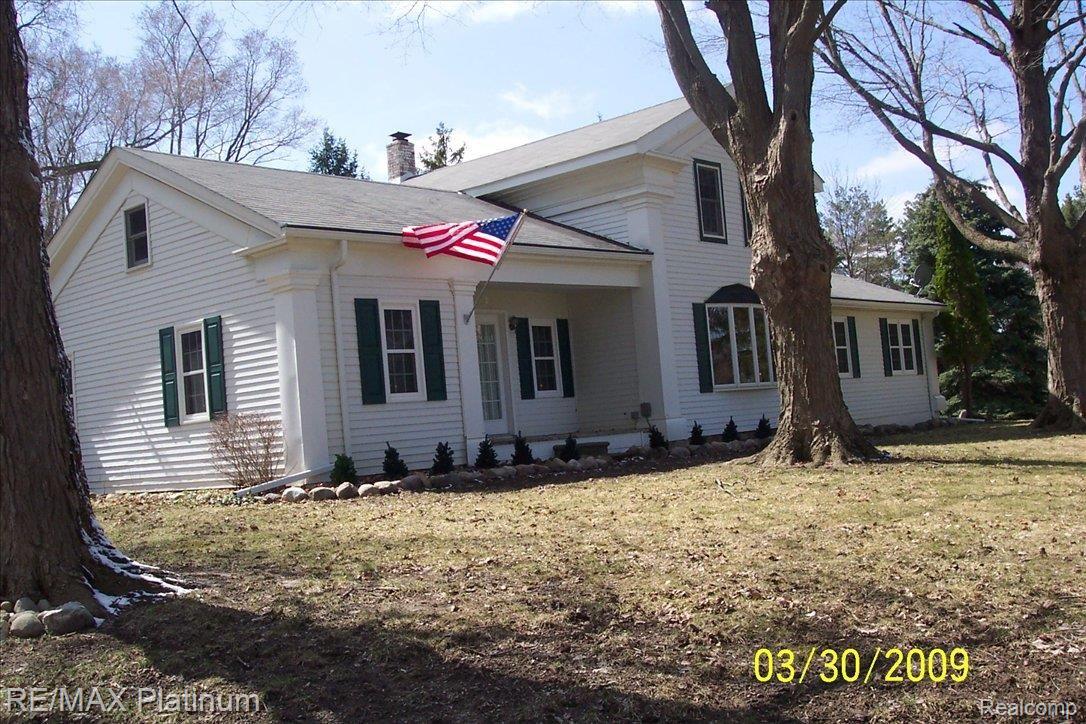4740 Crooked Lake Road Howell, MI 48843 - Photo 1 of 21 front view