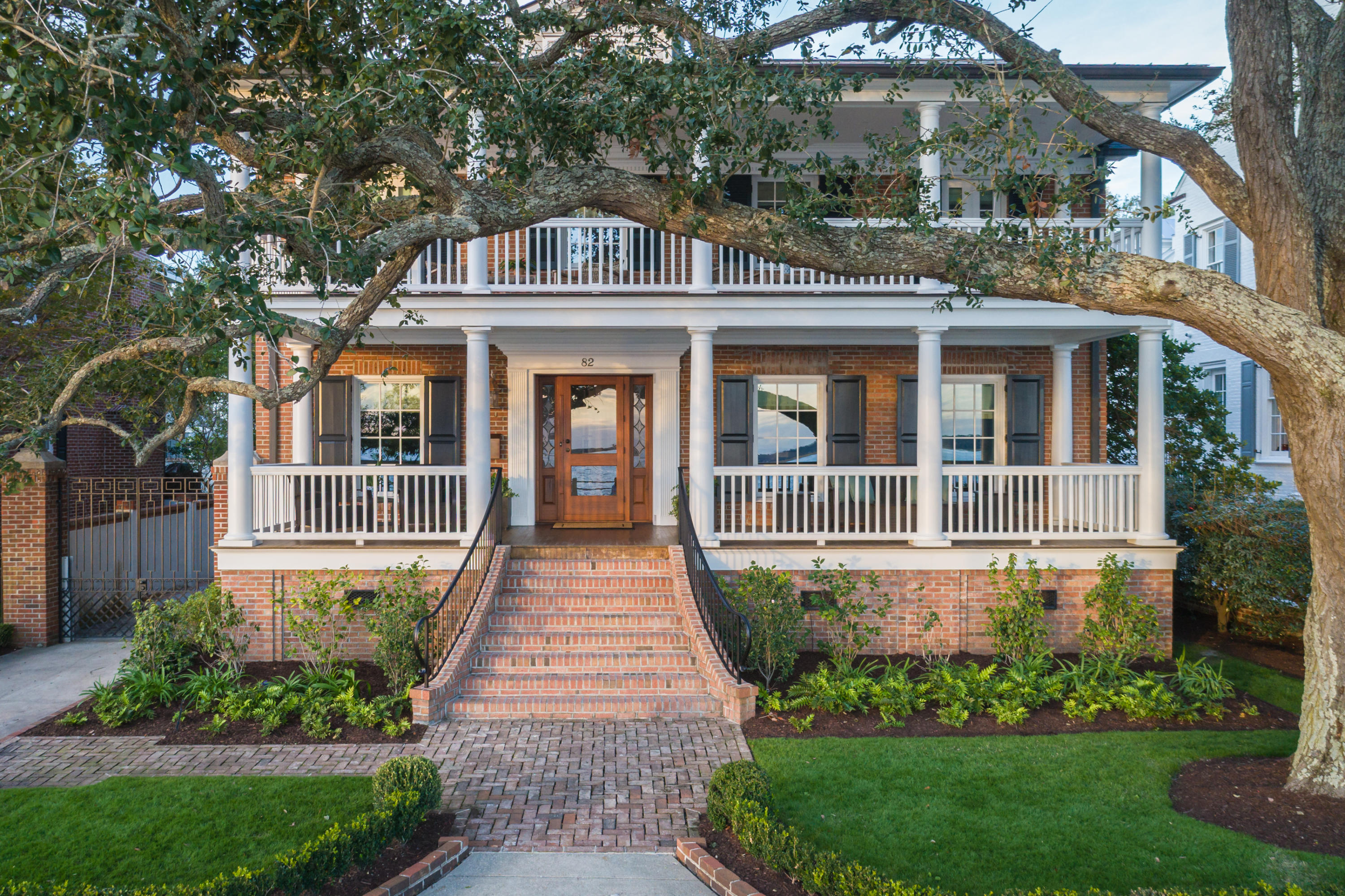 82 Murray Boulevard Charleston, SC 29401 - Photo 3 of 42 Front of the House