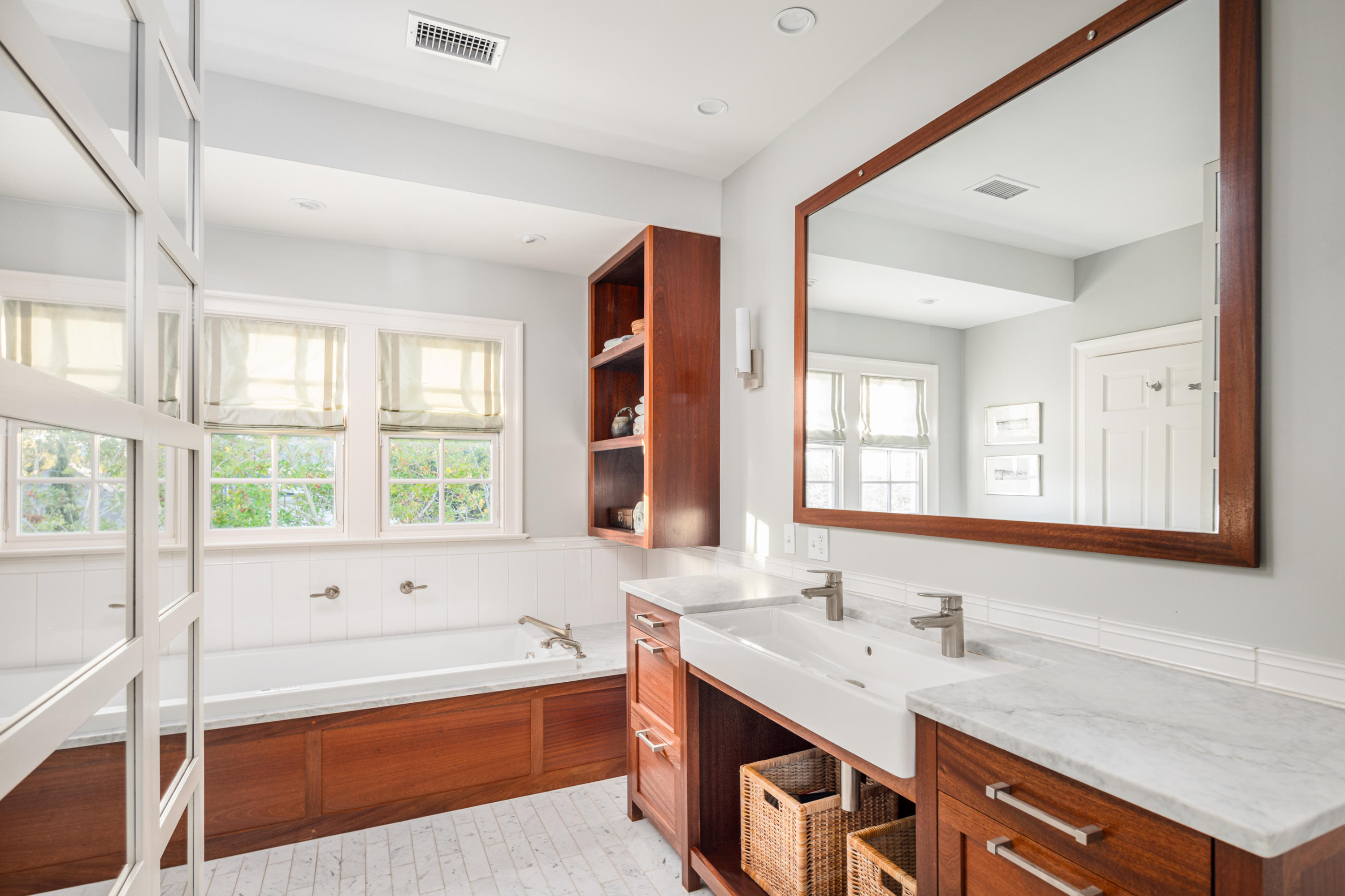 82 Murray Boulevard Charleston, SC 29401 - Photo 21 of 42 En Suite Master Bath