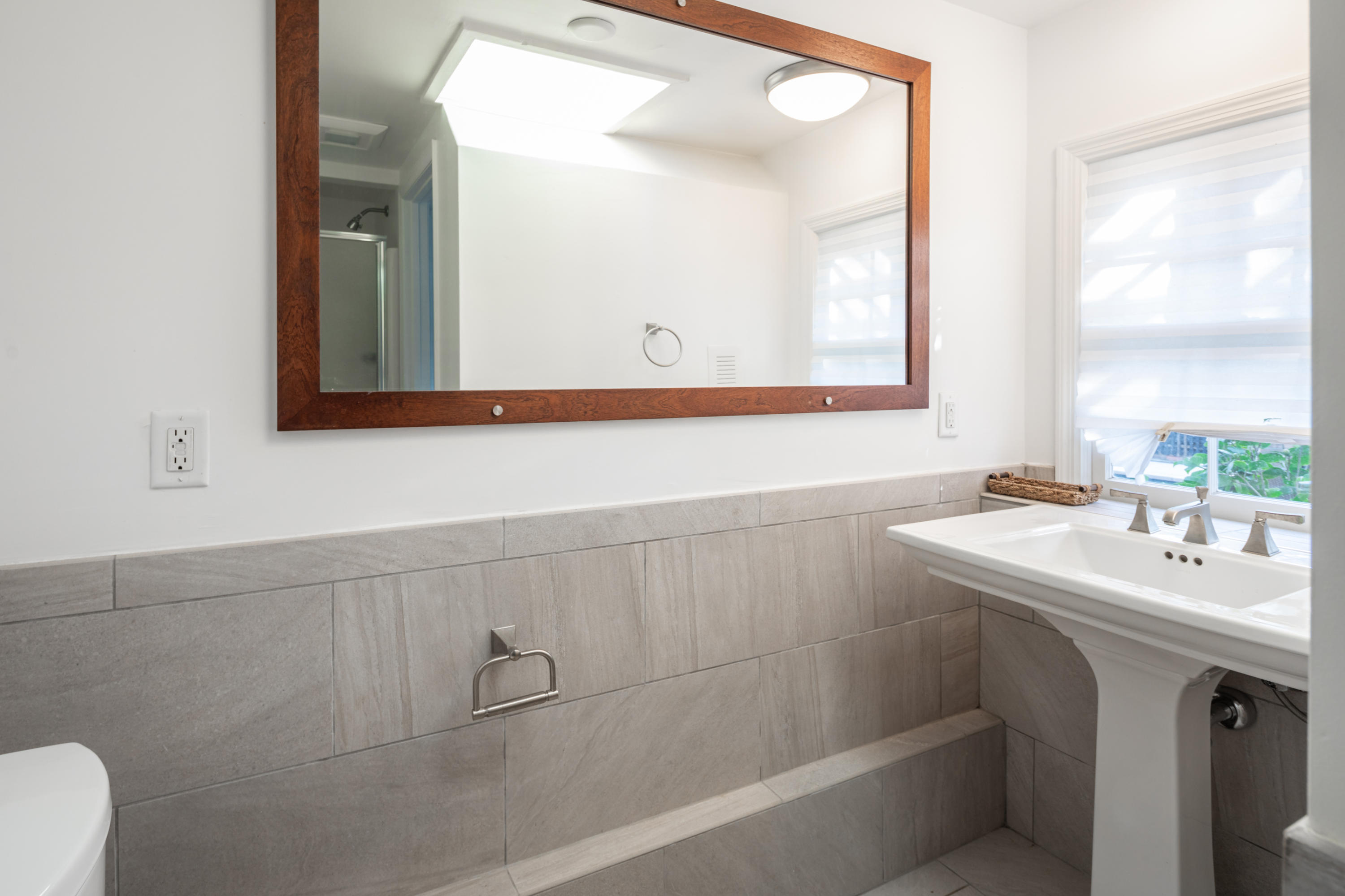 82 Murray Boulevard Charleston, SC 29401 - Photo 32 of 42 Full Bath