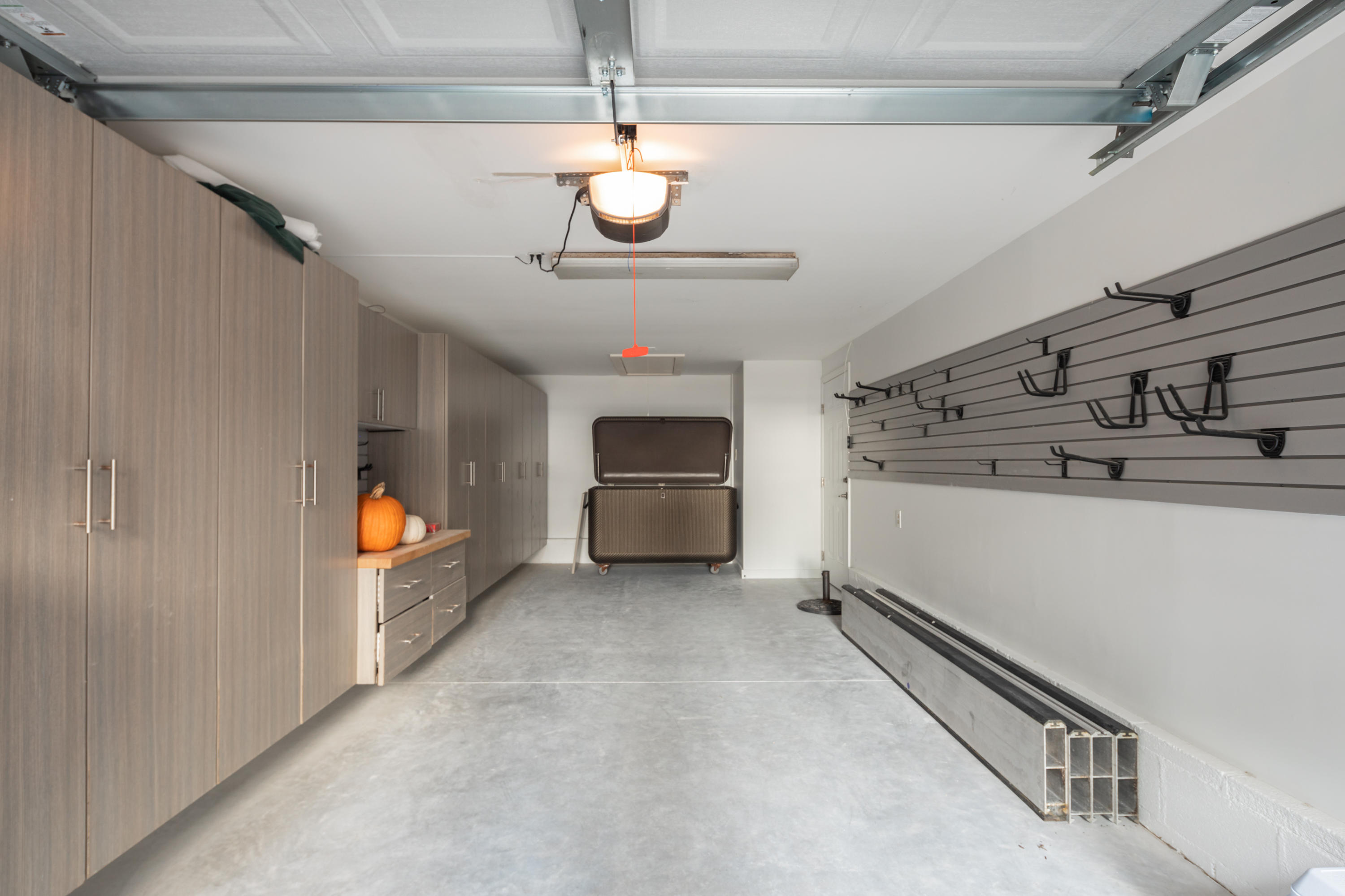 82 Murray Boulevard Charleston, SC 29401 - Photo 38 of 42 Garage