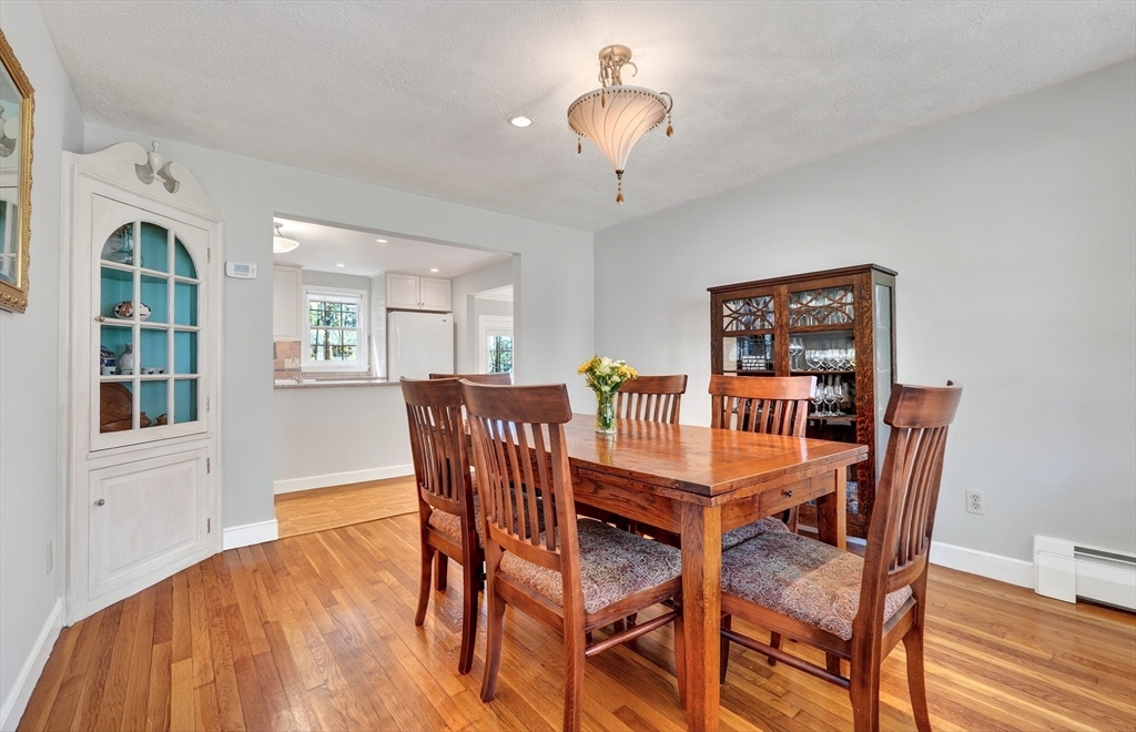 14 Beverly Road Bedford, MA 01730 - Photo 12 of 38