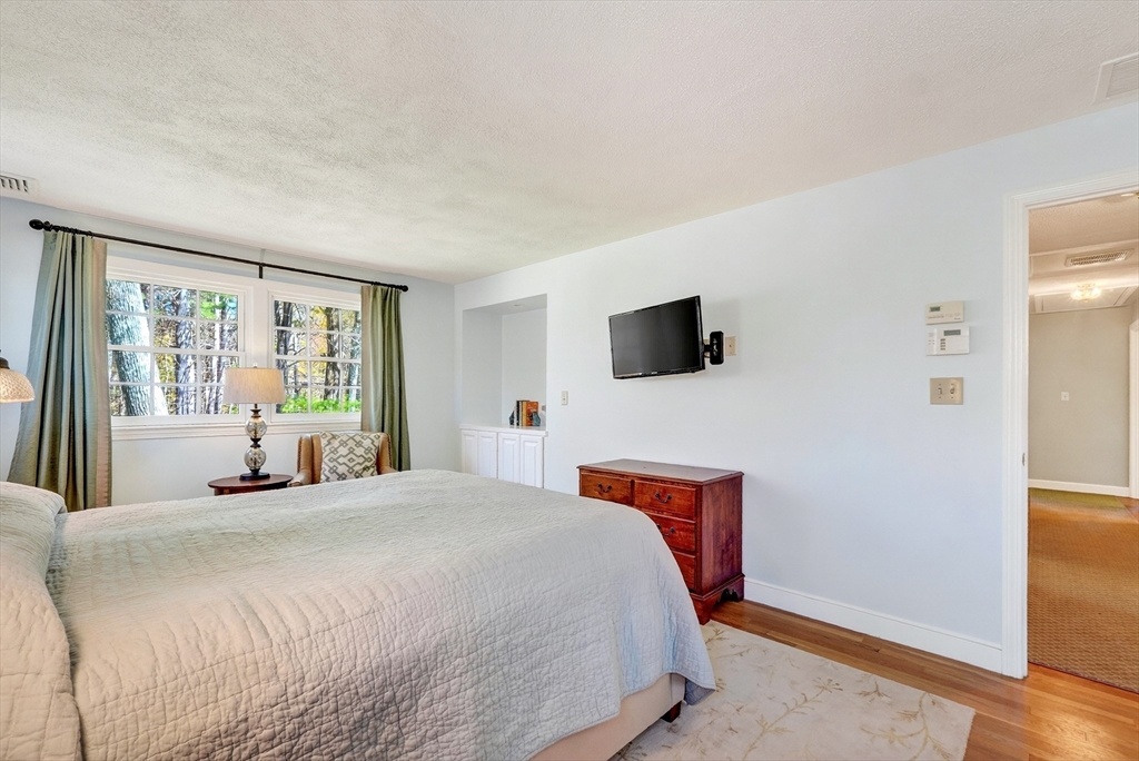 14 Beverly Road Bedford, MA 01730 - Photo 20 of 38