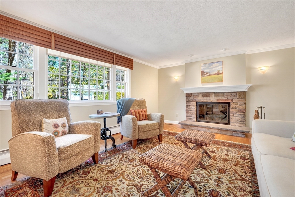 14 Beverly Road Bedford, MA 01730 - Photo 2 of 38