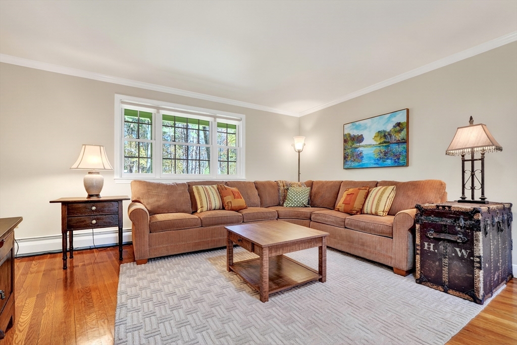 14 Beverly Road Bedford, MA 01730 - Photo 9 of 38