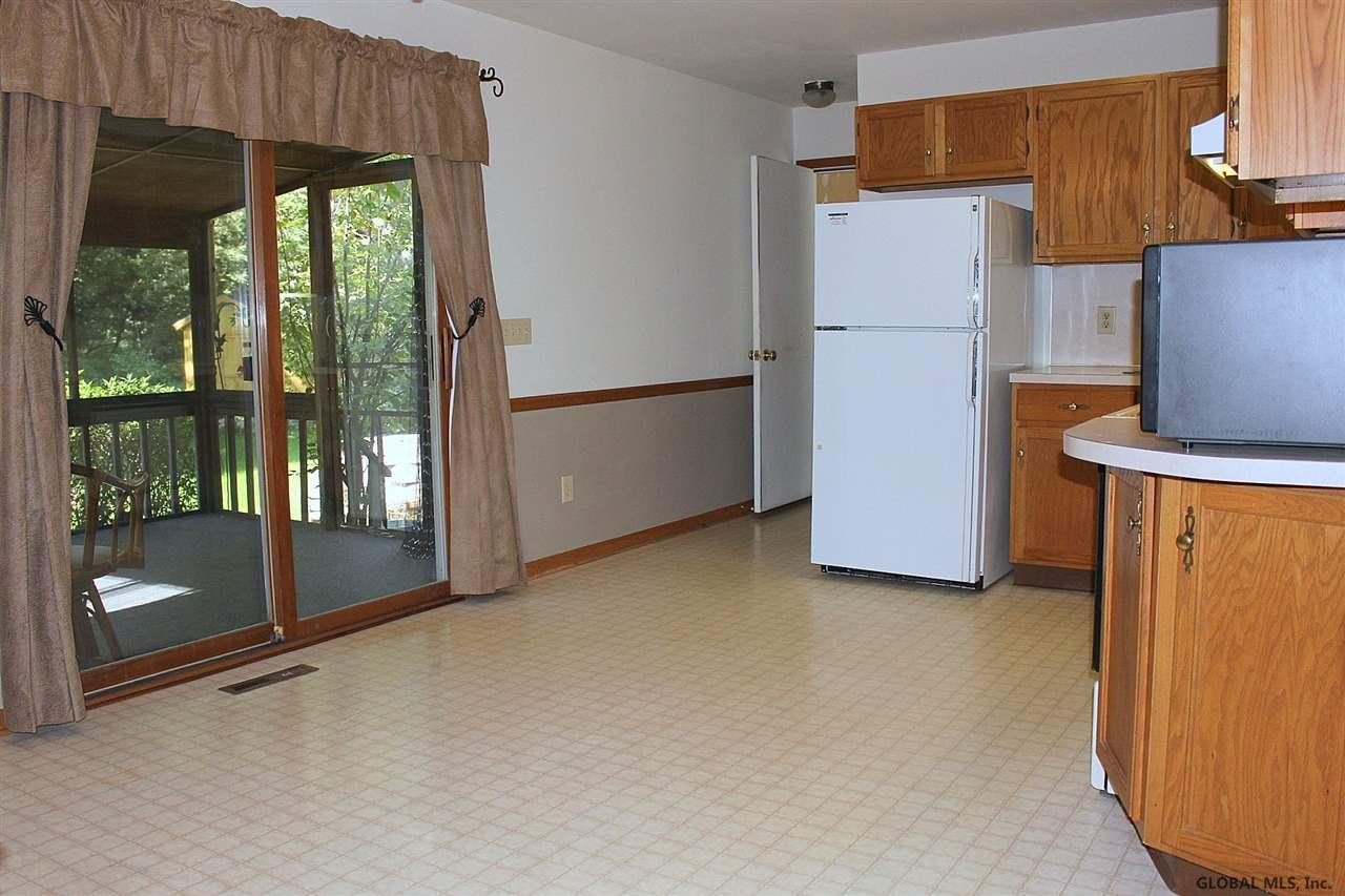 927 River Road Rotterdam, NY 12306 - Photo 4 of 25 Photo 4