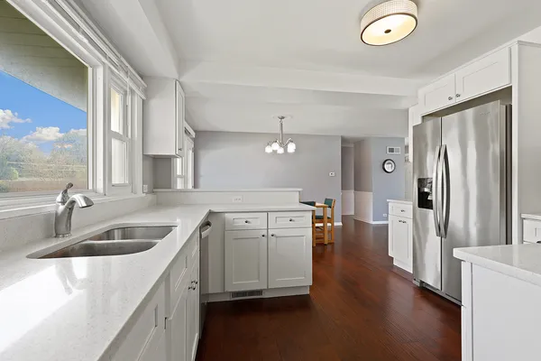 $325,000 | 1807 Glenwood Avenue, Joliet, IL 60435