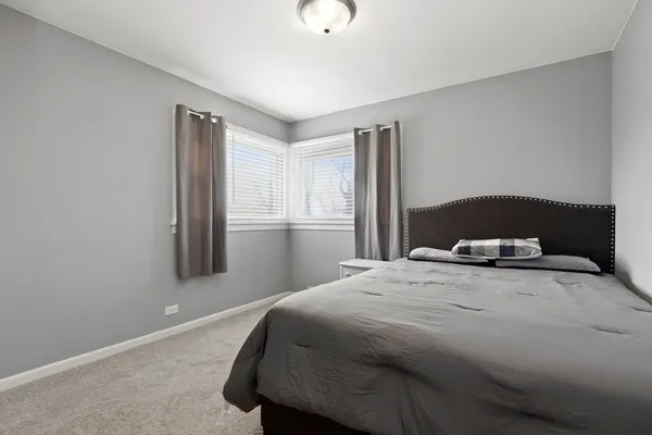 $325,000 | 1807 Glenwood Avenue, Joliet, IL 60435