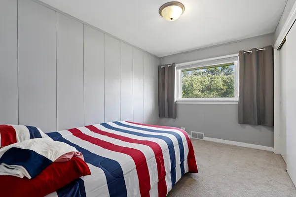 $325,000 | 1807 Glenwood Avenue, Joliet, IL 60435