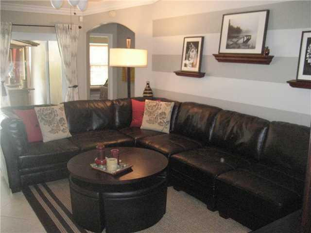 9669 Vía Emilie Boca Raton, FL 33428 - Photo 11 of 25 Family/Great Room