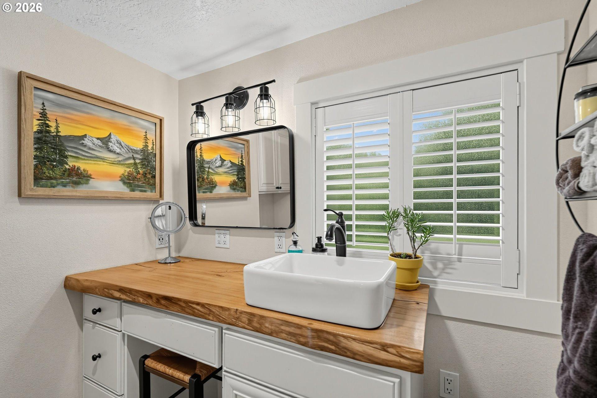 14543 South Thayer Road Oregon City, OR 97045 - Photo 12 of 39 Gallery Image 12