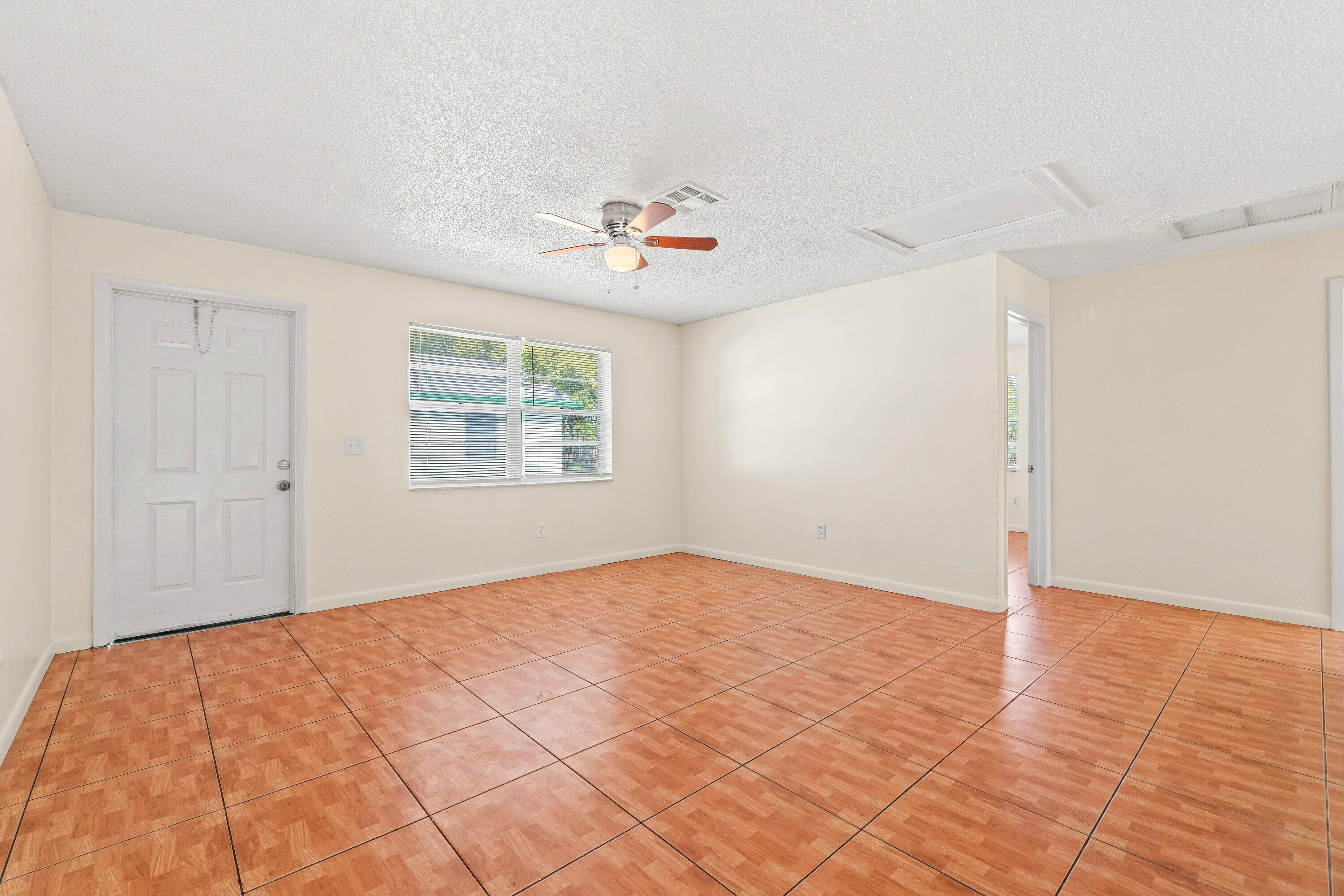 4881 Gulfstream Road Lake Worth, FL 33461 - Photo 19 of 21 019-4881GulfstreamRoad-LakeWorthBeach-FL