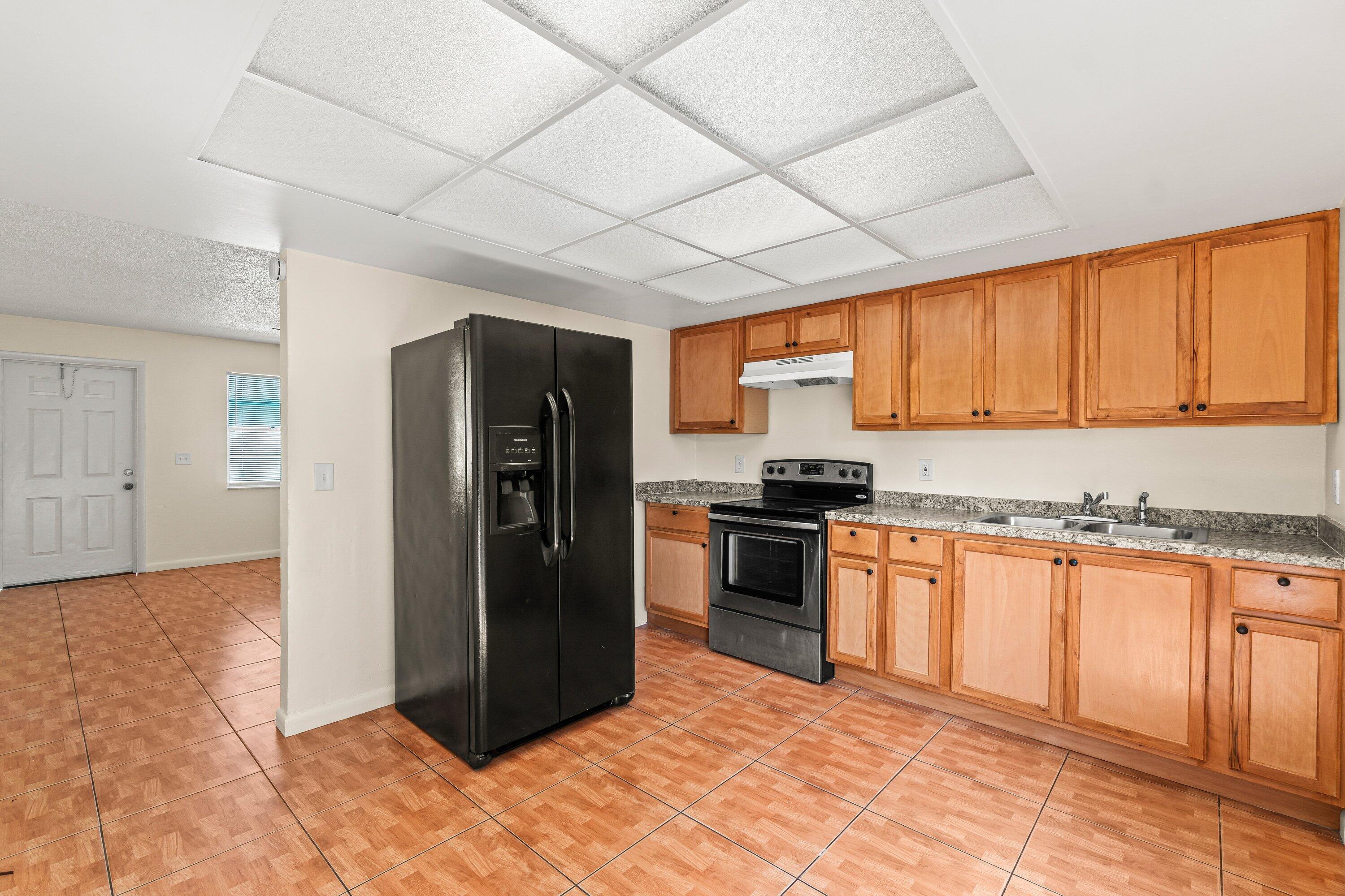 4881 Gulfstream Road Lake Worth, FL 33461 - Photo 5 of 21 005-4881GulfstreamRoad-LakeWorthBeach-FL